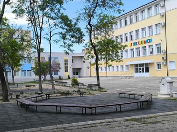 ОУ "Яне Сандански"